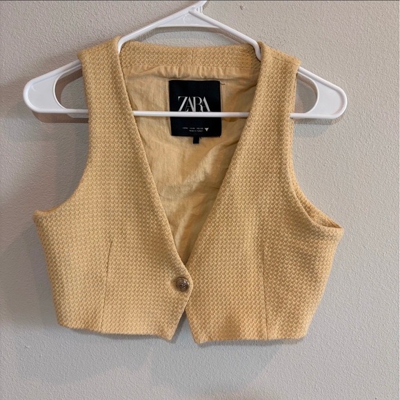 Zara Jackets & Blazers - Zara Textured Cropped Waistcoat Vest Womens Medium Yellow Tweed Preppy Academia